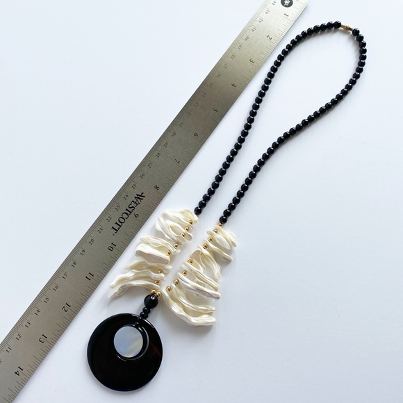 Mother Of Pearl & Shell Vintage Necklace - Picture 9 of 11